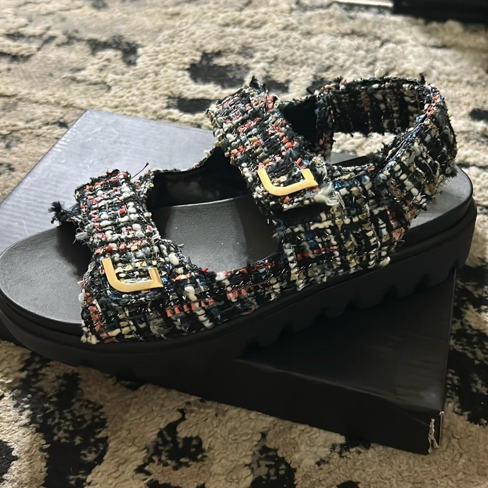 Brand new in box - Picture 1 of 5